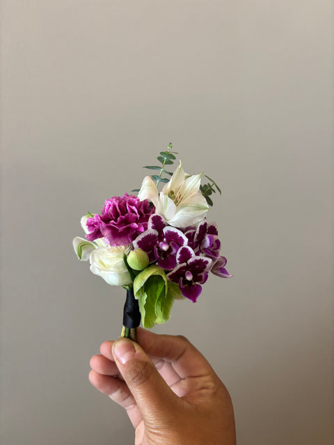 Deluxe Boutonniere